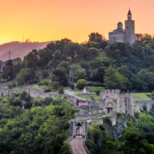 Bulgaria 1 zi - Veliko Tarnovo - Cetatea Tsarevets - Parcul Mini Bulgaria - 03.04.2027