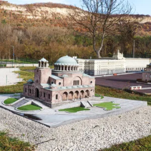 Excursie Bulgaria 1 zi - Veliko Tarnovo - Cetatea Tsarevets - Parcul Mini Bulgaria - 02.10.2027